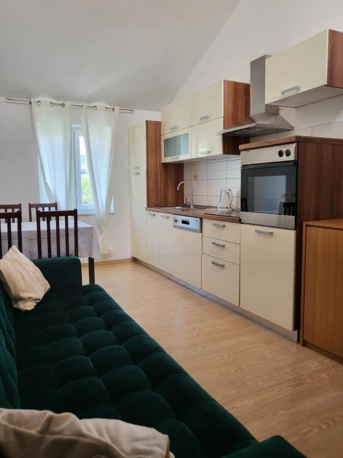 Matej & Irena Apartment Cres